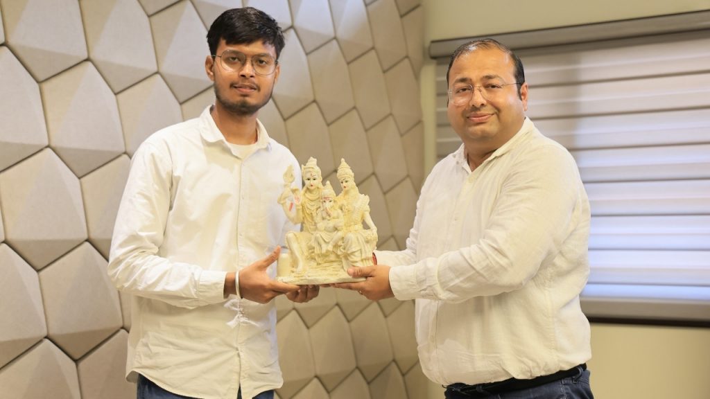 Director Prof. Dr. Neeraj Agrawal meeting alumnus Krishna Kumar after blockchain session at CIMAGE Patna