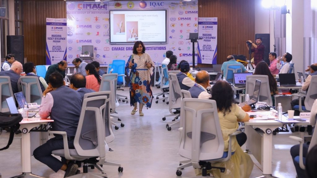 Professor Dr. Rituparna Basu from IMI Kolkata leading a case writing methodology session at CIMAGE Patna
