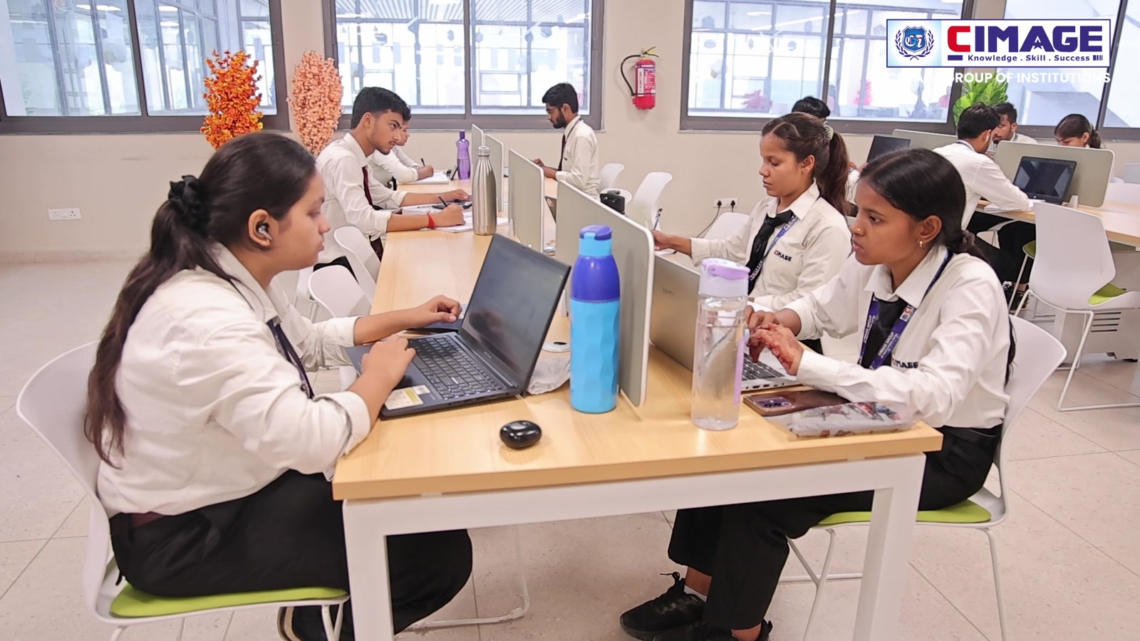 Students working on computers in CIMAGE computer lab