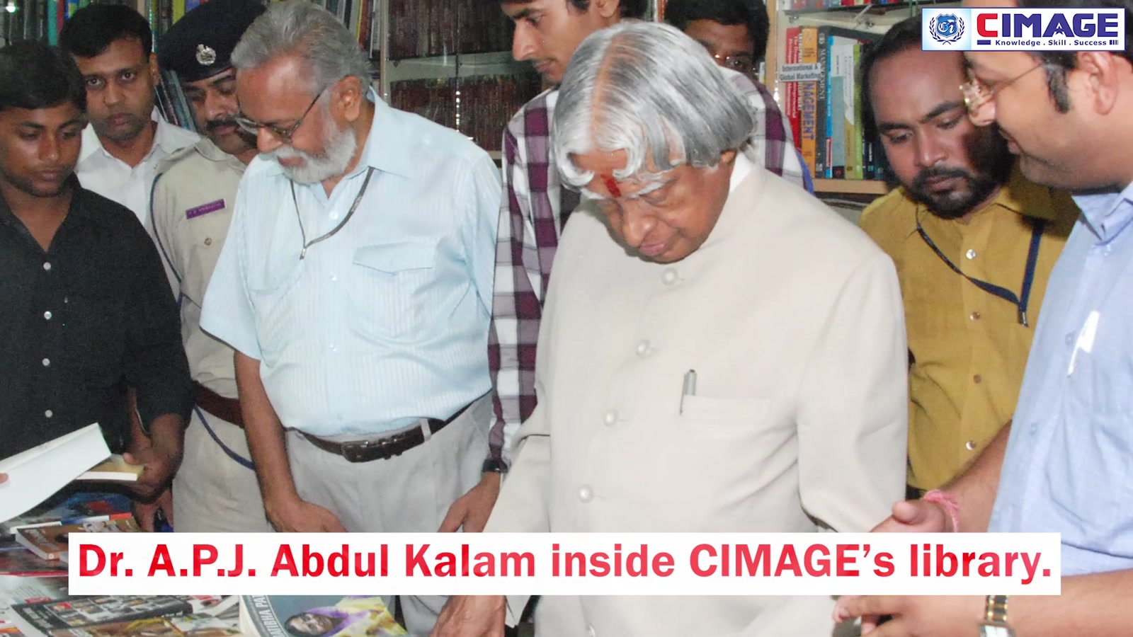 Dr. A.P.J. Abdul Kalam inside the CIMAGE library in Patna with students and faculty.